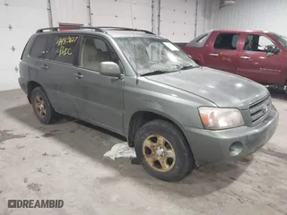2005 Toyota Highlander with VIN JTEHD21A650033792, listed as a IAAI auction lot 41483617 with 246,068 mi miles. Bid and sale history available at carsss.com. Image 1.