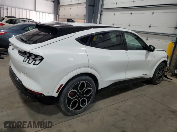 2024 Ford Mustang Mach-E GT z VIN 3FMTK4SX4RMA40242, wystawiony jako Copart lot #52201245 z przebiegiem 1 624 mil mil oraz Szkoda całkowita • Salvage title. Historia ofert i sprzedaży dostępna na DreamBid. Obrazek 3.