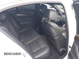 2014 BMW 5 Series 535d z VIN WBAXA5C53ED690727, wystawiony jako IAAI lot #42344800 z przebiegiem 128 153 mil mil oraz . Historia ofert i sprzedaży dostępna na DreamBid. Obrazek 8.