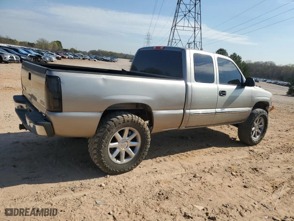 2003 GMC Sierra 1500 SLE with VIN 2GTEC19T131337902, listed as a Copart auction lot 50697915 with 205,691 mi miles and Salvage Title. Bid and sale history available at carsss.com. Image 3.