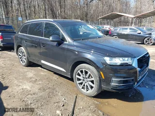 2017 Audi Q7 Premium Plus with VIN WA1LAAF79HD004552, listed as a IAAI auction lot 41643230 with 172,901 mi miles. Bid and sale history available at carsss.com. Image 1.