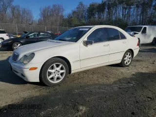 2004 Mercedes-Benz C 240 with VIN WDBRF81J44F502877, listed as a Copart auction lot 44931635 with 147,778 mi miles and Salvage title. Bid and sale history available at DreamBid. Image 1.