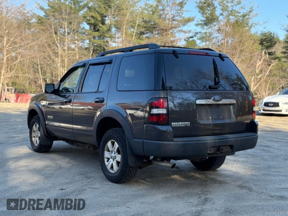 2007 Ford Explorer XLT with VIN 1FMEU73E27UA72214, listed as a Copart auction lot 53916955 with 221,707 mi miles and Clean Title. Bid and sale history available at carsss.com. Image 3.