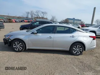 2019 Nissan Altima 2.5 S with VIN 1N4BL4BW0KC142252, listed as a IAAI auction lot 41722876 with 28,677 mi miles. Bid and sale history available at carsss.com. Image 14.