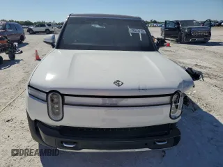 2022 Rivian R1S Launch Edition with VIN 7PDSGABL6NN002520, listed as a Copart auction lot 48323715 with Not Provided miles and Salvage Title. Bid and sale history available at carsss.com. Image 5.