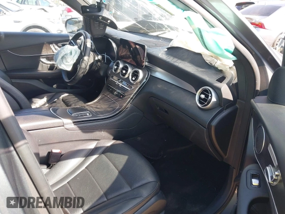 2020 Mercedes-Benz GLC 300 z VIN W1N0G8DB4LF802826, wystawiony jako IAAI lot #41831727 z przebiegiem 59 211 mil mil oraz . Historia ofert i sprzedaży dostępna na DreamBid. Obrazek 5.