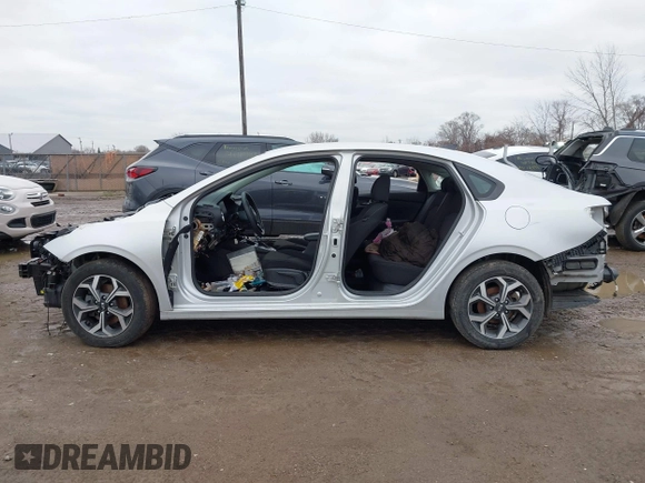 2019 Kia Forte LXS with VIN 3KPF24AD9KE091826, listed as a IAAI auction lot 41124474 with 50,211 mi miles and . Bid and sale history available at carsss.com. Image 13.