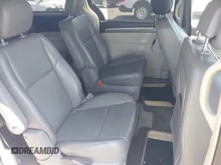 2010 Volkswagen Routan SE z VIN 2V4RW3D12AR348485, wystawiony jako IAAI lot #42170719 z przebiegiem 155 412 mil mil oraz . Historia ofert i sprzedaży dostępna na DreamBid. Obrazek 8.