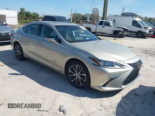 2024 Lexus ES 250 with VIN 58AD11D11RU013583, listed as a IAAI auction lot 41464993 with 3,678 mi miles and . Bid and sale history available at DreamBid. Image 1.