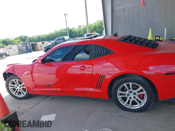 2014 Chevrolet Camaro LT with VIN 2G1FB1E38E9269513, listed as a IAAI auction lot 42624476 with Not provided miles and . Bid and sale history available at DreamBid. Image 15.