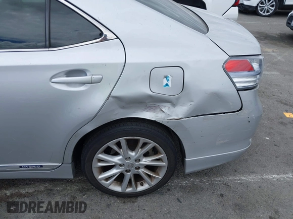 2010 Lexus HS 250h with VIN JTHBB1BA3A2018799, listed as a IAAI auction lot 42056815 with 220,768 mi miles. Bid and sale history available at carsss.com. Image 6.