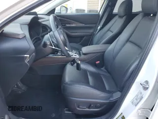 2020 Mazda CX-30 Premium with VIN 3MVDMAEMXLM102106, listed as a Copart auction lot 82964204 with 31,777 mi miles and Salvage title. Bid and sale history available at DreamBid. Image 7.