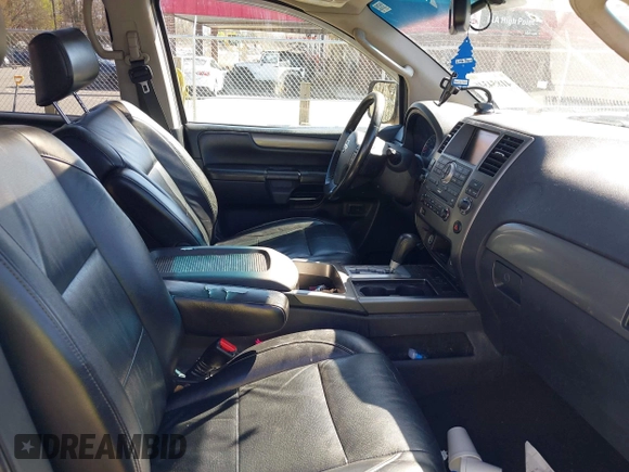 2009 Nissan Armada SE z VIN 5N1BA08D89N601178, wystawiony jako IAAI lot #41854346 z przebiegiem 228 637 mil mil oraz . Historia ofert i sprzedaży dostępna na DreamBid. Obrazek 5.