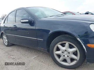 2004 Mercedes-Benz C 240 z VIN WDBRF81J84F457572, wystawiony jako IAAI lot #42126183 z przebiegiem 221 755 mil mil oraz . Historia ofert i sprzedaży dostępna na DreamBid. Obrazek 6.