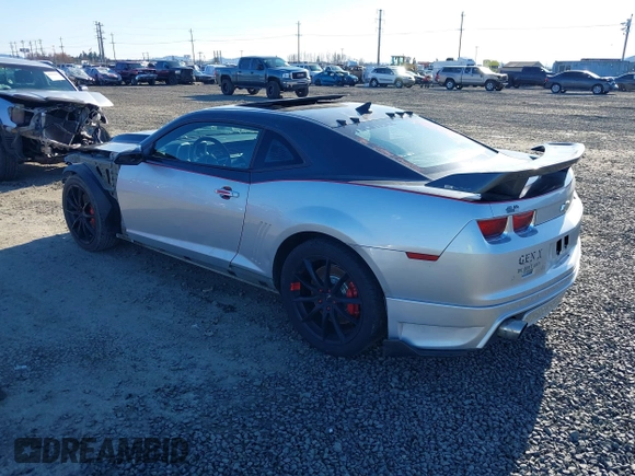 2010 Chevrolet Camaro 2SS z VIN 2G1FK1EJ0A9190524, wystawiony jako IAAI lot #41686103 z przebiegiem 168 031 mil mil oraz . Historia ofert i sprzedaży dostępna na DreamBid. Obrazek 3.