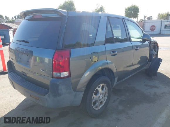2005 Saturn VUE with VIN 5GZCZ534X5S857015, listed as a IAAI auction lot 42084899 with 196,732 mi miles. Bid and sale history available at carsss.com. Image 4.