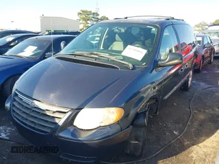 2007 Chrysler Town & Country LWB Touring with VIN 2A4GP54L97R310749, listed as a IAAI auction lot 41709804 with 1 mi miles. Bid and sale history available at carsss.com. Image 17.