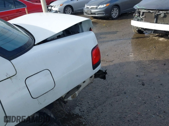 1993 Ford Escort z VIN 3FAPP13J9PR205353, wystawiony jako IAAI lot #41837169 z przebiegiem 4016 mil mil oraz . Historia ofert i sprzedaży dostępna na DreamBid. Obrazek 15.