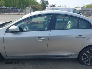2017 Volvo S60 Dynamic z VIN YV140MTLXH2420132, wystawiony jako IAAI lot #42241376 z przebiegiem 191 292 mil mil oraz . Historia ofert i sprzedaży dostępna na DreamBid. Obrazek 14.