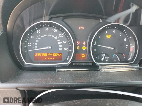 2008 BMW X3 3.0si with VIN WBXPC93498WJ16897, listed as a Copart auction lot 52485205 with 235,798 mi miles and Salvage Title. Bid and sale history available at carsss.com. Image 9.