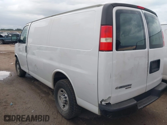 2013 Chevrolet Express Cargo z VIN 1GCWGFBA5D1110640, wystawiony jako IAAI lot #42177906 z przebiegiem 204 672 mil mil oraz . Historia ofert i sprzedaży dostępna na DreamBid. Obrazek 3.