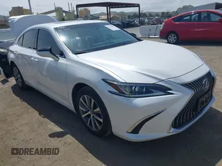 2020 Lexus ES 300h z VIN 58AD21B18LU004855, wystawiony jako IAAI lot #42116003 z przebiegiem 77 780 mil mil oraz . Historia ofert i sprzedaży dostępna na DreamBid. Obrazek 1.