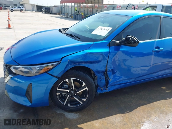 2024 Nissan Sentra SV with VIN 3N1AB8CV3RY282385, listed as a IAAI auction lot 41922422 with 25,671 mi miles and . Bid and sale history available at DreamBid. Image 6.