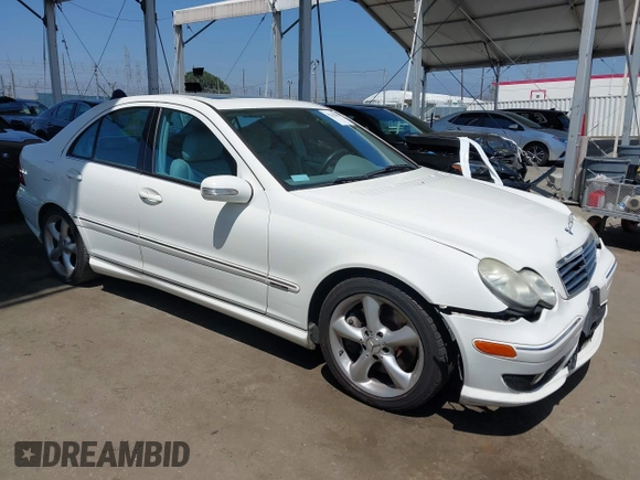 2006 Mercedes-Benz C 230 Sport z VIN WDBRF52H46F772494, wystawiony jako IAAI lot #42202080 z przebiegiem 92 364 mil mil oraz . Historia ofert i sprzedaży dostępna na DreamBid. Obrazek 1.