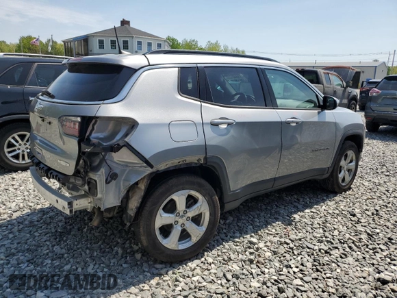 2020 Jeep Compass Latitude z VIN 3C4NJDBB3LT100870, wystawiony jako Copart lot #55840125 z przebiegiem 58 999 mil mil oraz Szkoda całkowita • Salvage title. Historia ofert i sprzedaży dostępna na DreamBid. Obrazek 3.