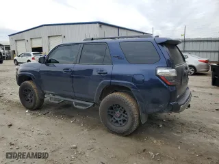 2019 Toyota 4Runner SR5 with VIN JTEBU5JR7K5695831, listed as a Copart auction lot 42118455 with 93,693 mi miles and Salvage Title. Bid and sale history available at carsss.com. Image 2.