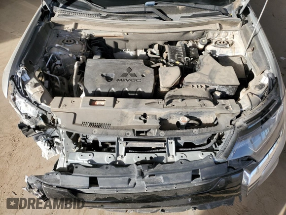 2018 Mitsubishi Outlander ES z VIN JA4AZ3A36JZ042328, wystawiony jako Copart lot #85902994 z przebiegiem 129 936 mil mil oraz Szkoda całkowita • Salvage title. Historia ofert i sprzedaży dostępna na DreamBid. Obrazek 12.