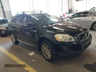 2010 Volvo XC60 3.0T with VIN YV4992DZ4A2019817, listed as a IAAI auction lot 41720823 with 138,530 mi miles. Bid and sale history available at carsss.com. Image 1.