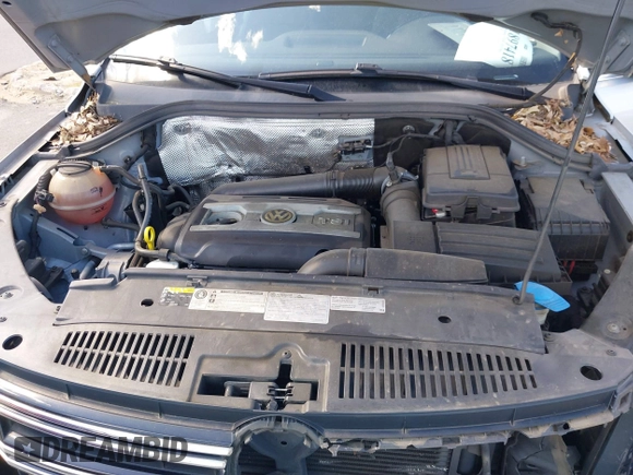 2015 Volkswagen Tiguan SE with VIN WVGAV7AX0FW544218, listed as a IAAI auction lot 41897418 with 97,235 mi miles and . Bid and sale history available at DreamBid. Image 10.