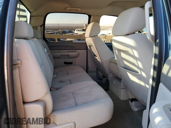 2010 GMC Sierra 1500 with VIN 3GTXKVE26AG101850, listed as a Copart auction lot 82770984 with 175,714 mi miles and Salvage Title. Bid and sale history available at DreamBid. Image 10.