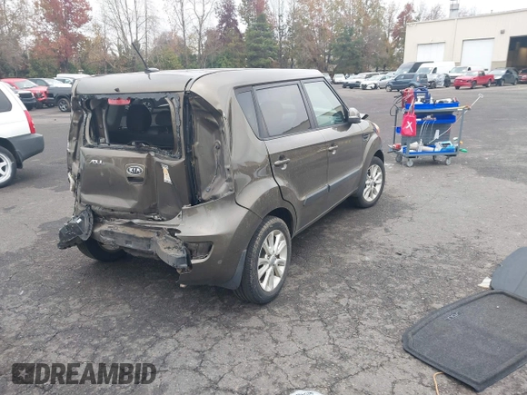 2013 Kia Soul ! with VIN KNDJT2A63D7537954, listed as a IAAI auction lot 41367467 with 91,580 mi miles. Bid and sale history available at carsss.com. Image 4.
