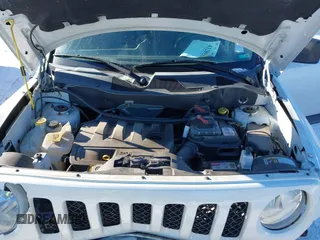 2015 Jeep Patriot High Altitude with VIN 1C4NJRAB4FD381232, listed as a IAAI auction lot 41289384 with 121,581 mi miles and . Bid and sale history available at DreamBid. Image 10.