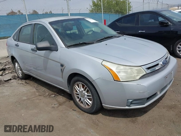 2008 Ford Focus SE z VIN 1FAHP35N38W289488, wystawiony jako IAAI lot #41993519 z przebiegiem 328 515 mil mil oraz . Historia ofert i sprzedaży dostępna na DreamBid. Obrazek 1.