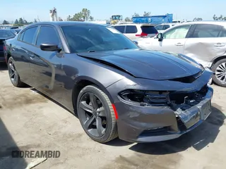 2017 Dodge Charger SXT z VIN 2C3CDXHG5HH575721, wystawiony jako IAAI lot #42332053 z przebiegiem 56 288 mil mil oraz . Historia ofert i sprzedaży dostępna na DreamBid. Obrazek 1.