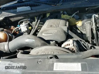 2004 Chevrolet Silverado 2500HD LS z VIN 1GCHK23U84F116654, wystawiony jako IAAI lot #41585215 z przebiegiem 141 618 mil mil oraz . Historia ofert i sprzedaży dostępna na DreamBid. Obrazek 19.