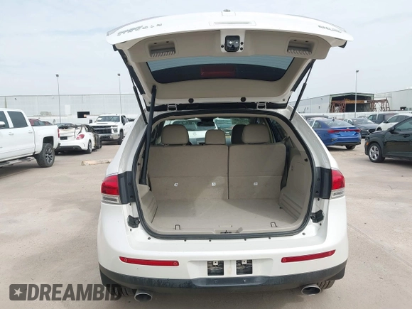 2012 Lincoln MKX with VIN 2LMDJ6JK8CBL01555, listed as a IAAI auction lot 41723407 with 111,370 mi miles. Bid and sale history available at carsss.com. Image 18.