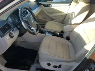 2012 Volkswagen Passat SE z VIN 1VWBP7A32CC092072, wystawiony jako Copart lot #83381494 z przebiegiem 259 949 mil mil oraz Szkoda całkowita • Salvage title. Historia ofert i sprzedaży dostępna na DreamBid. Obrazek 7.