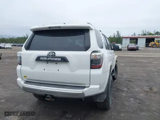 2017 Toyota 4Runner SR5 with VIN JTEBU5JR2H5409960, listed as a IAAI auction lot 41406747 with 100,750 mi miles. Bid and sale history available at carsss.com. Image 12.