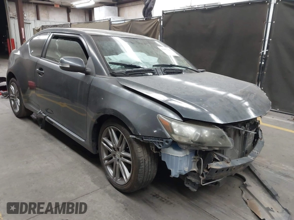 2013 Scion tC z VIN JTKJF5C79D3053026, wystawiony jako IAAI lot #42002429 z przebiegiem 95 774 mil mil oraz . Historia ofert i sprzedaży dostępna na DreamBid. Obrazek 1.