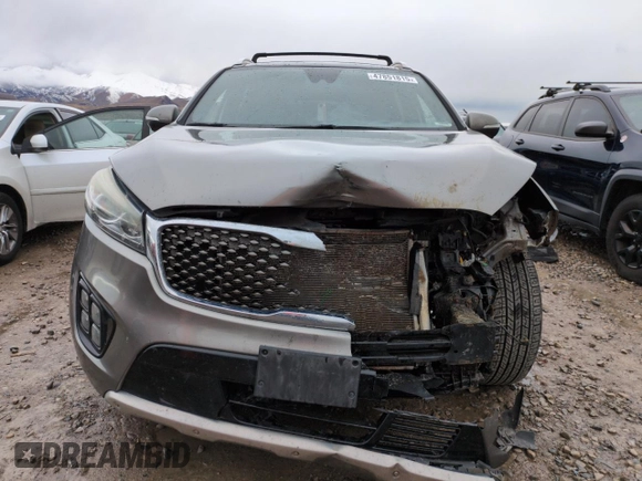 2016 Kia Sorento SX with VIN 5XYPKDA5XGG137705, listed as a Copart auction lot 47851815 with 136,556 mi miles and Salvage Title. Bid and sale history available at carsss.com. Image 5.