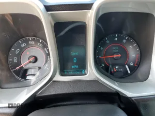 2014 Chevrolet Camaro LS z VIN 2G1FA1E31E9304055, wystawiony jako Copart lot #55321075 z przebiegiem 106 162 mil mil oraz Szkoda całkowita • Salvage title. Historia ofert i sprzedaży dostępna na DreamBid. Obrazek 9.