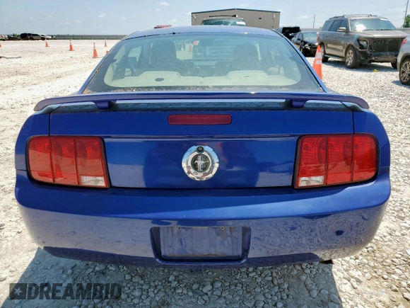 2005 Ford Mustang Deluxe z VIN 1ZVFT80N255187566, wystawiony jako Copart lot #58336465 z przebiegiem 161 139 mil mil oraz Czysty tytuł • Clean title. Historia ofert i sprzedaży dostępna na DreamBid. Obrazek 6.