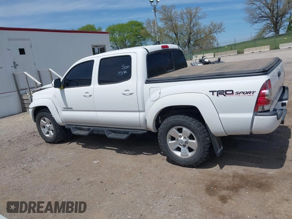 2015 Toyota Tacoma with VIN 3TMLU4EN2FM193142, listed as a IAAI auction lot 42189553 with 70,480 mi miles and . Bid and sale history available at DreamBid. Image 15.