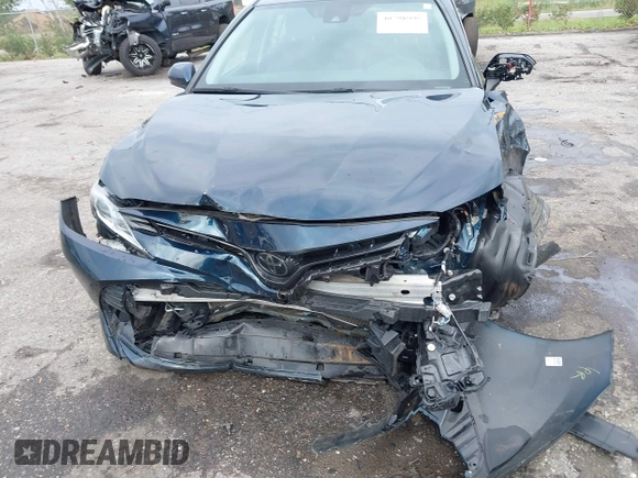 2020 Toyota Camry LE with VIN 4T1C11AK9LU985116, listed as a IAAI auction lot 40798999 with 53,390 mi miles. Bid and sale history available at carsss.com. Image 6.