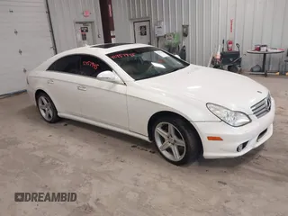 2008 Mercedes-Benz CLS 550 с VIN WDDDJ72XX8A130056, выставлен на аукционе IAAI как лот 42457945 с пробегом 111 662 миль миль и . История ставок и продаж доступна на DreamBid. Изображение 1.