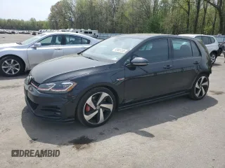 2018 Volkswagen GTI S z VIN 3VW547AU2JM288605, wystawiony jako Copart lot #53961235 z przebiegiem 121 304 mil mil oraz Szkoda całkowita • Salvage title. Historia ofert i sprzedaży dostępna na DreamBid. Obrazek 1.